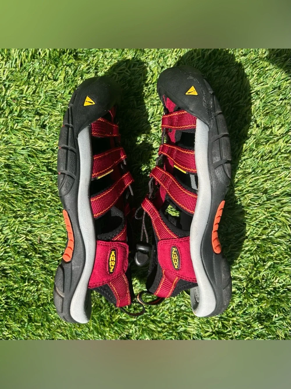 Keen Women’s 8 Newport H2 Red Closed Toe Sport Hiking Sandals Waterproof Shoes - Picture 5 of 13
